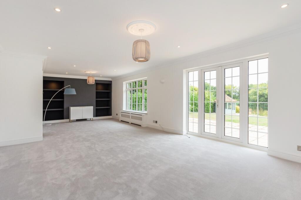 House in Slough - View 5