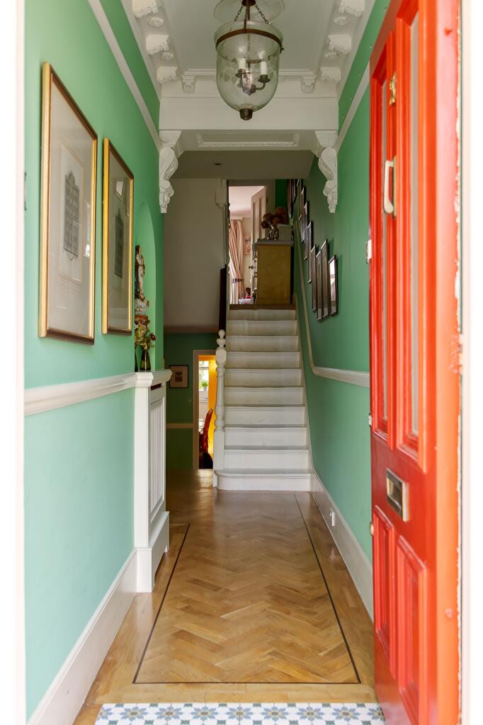 House in London - View 5