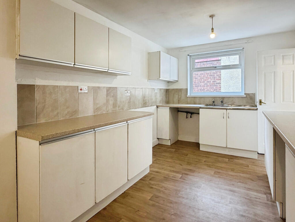 House in Hull - More