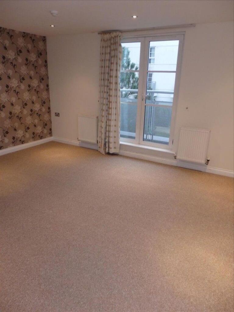 Woodford Road, Leicester photo 4