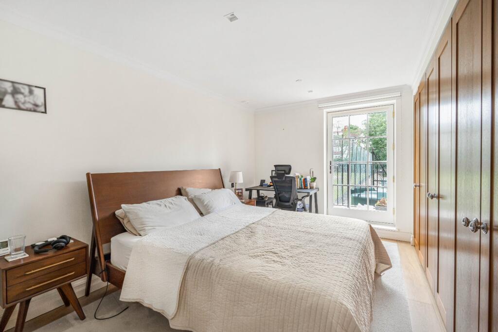 Apartment in London - More