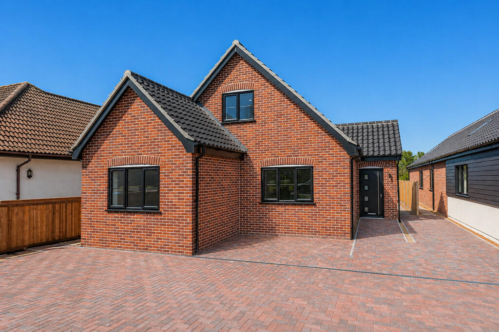 Main image of property: Beccles Road, Carlton Colville