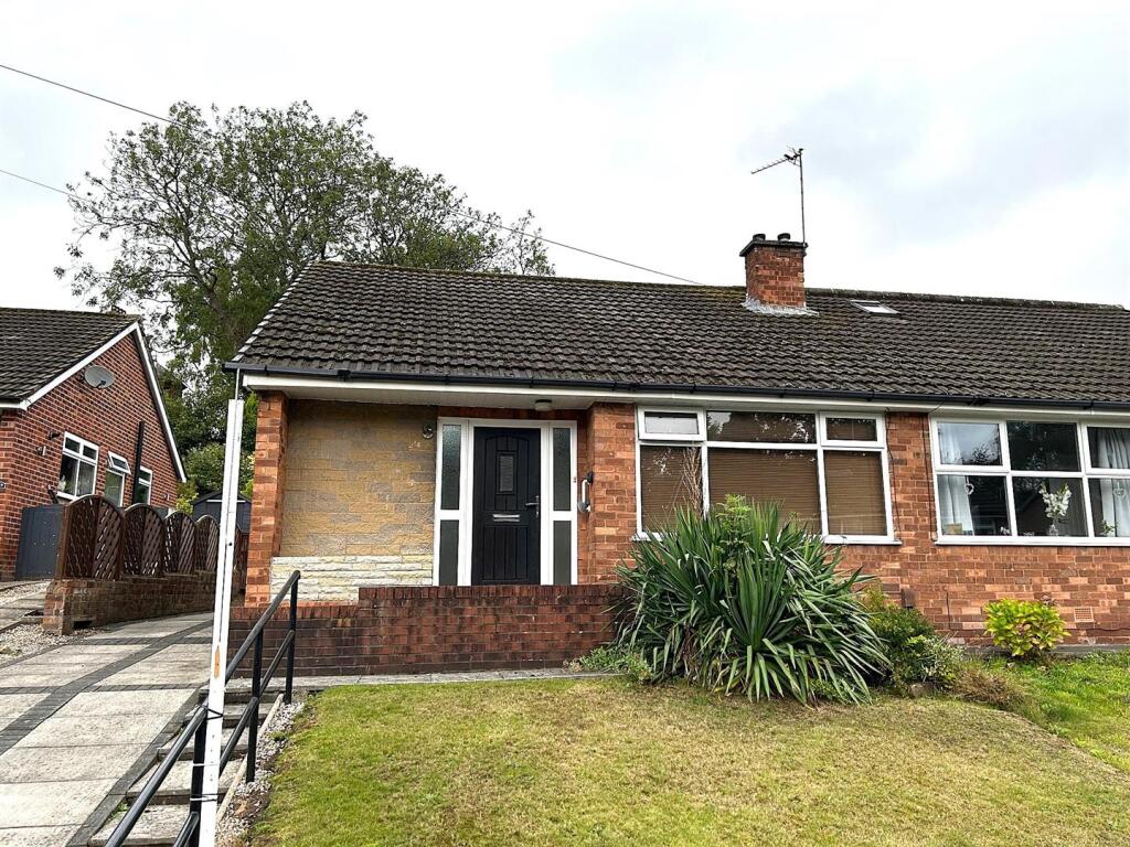 2-bed semi-detached on Rixton Drive, Tyldesley, £220,000
