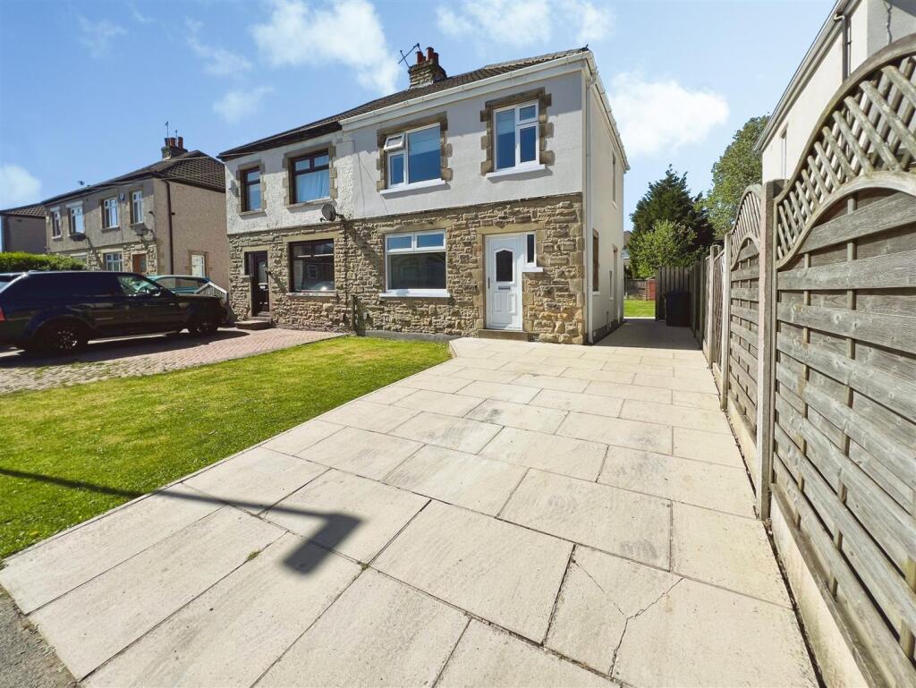 Main image of property: Leafield Drive, Bradford, BD2 3RX