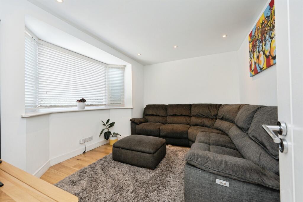House in Watford, Hertfordshire - View 4