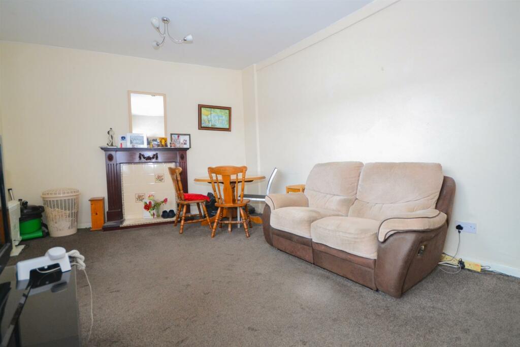 Boosbeck Road, Skelton-In-Cleveland photo 2