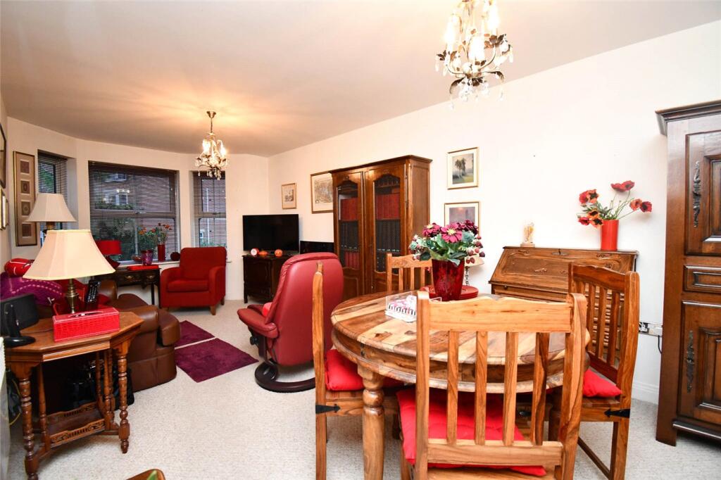 Kingsmead Road South, Prenton, Wirral photo 4