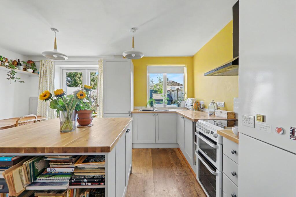 House in Brighton - View 5