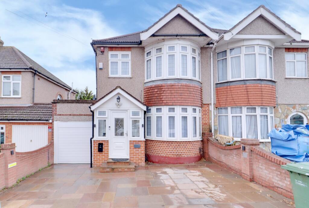 Main image of property: Blenheim Gardens, Aveley, RM15