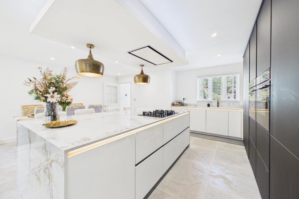 The Bowers, Finchampstead, Wokingham, Berkshire, RG40 photo 4