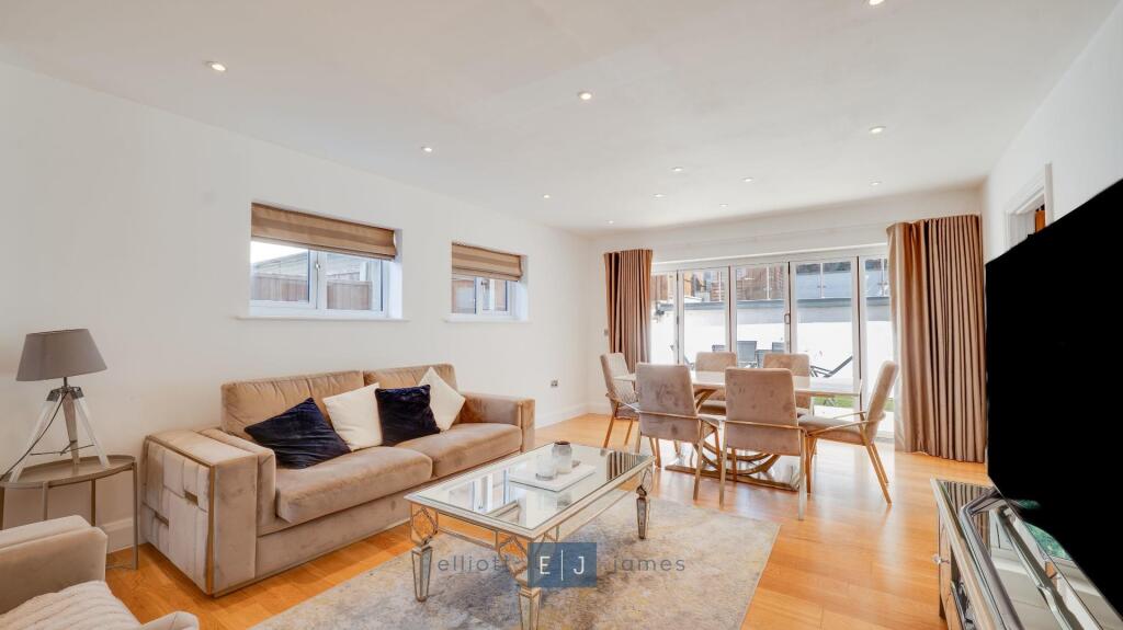 Summerfield Road, Loughton - View 5