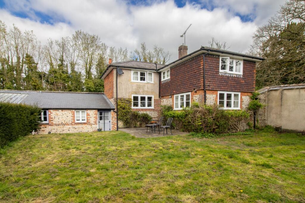 Main image of property: Garden Cottage Alresford Road, Itchen Stoke, Alresford, Hampshire, SO24