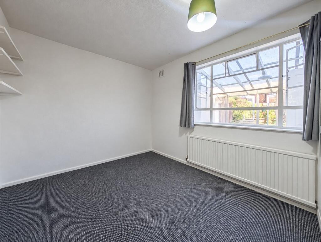 House in London, Merton Park - View 4