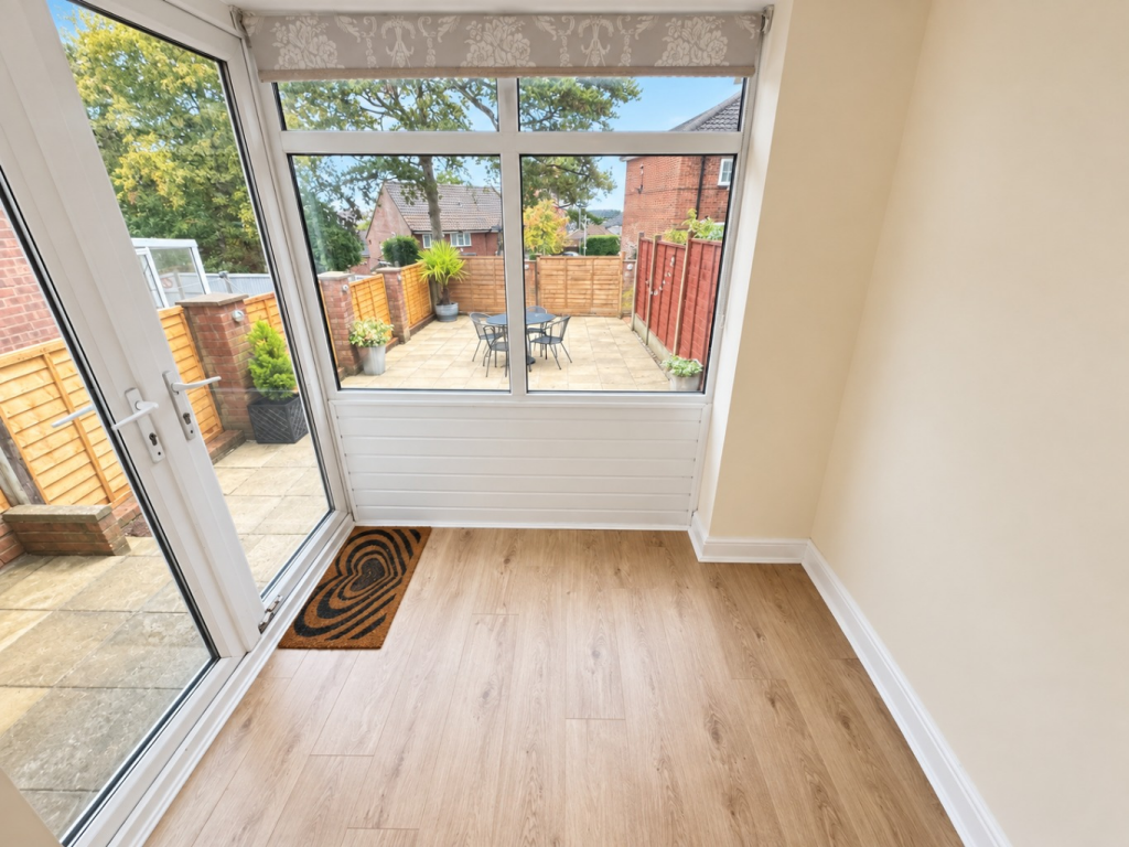 House in Luton, New Town - View 4