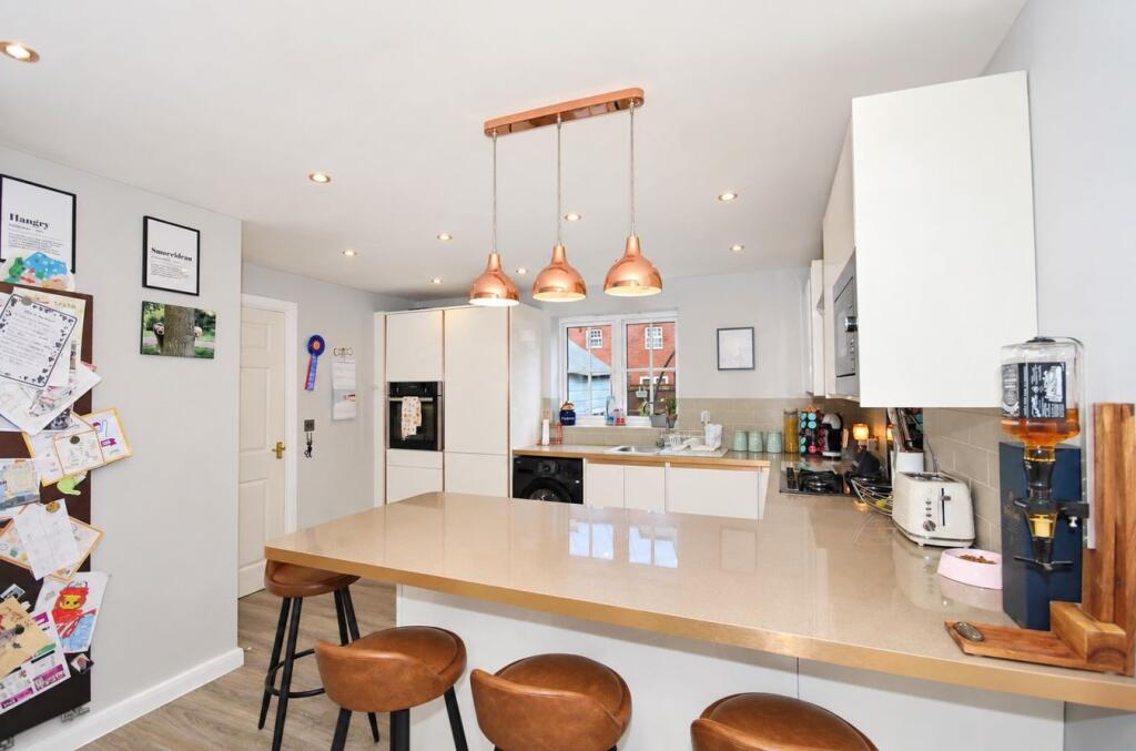House in Rugby, Warwickshire - View 5