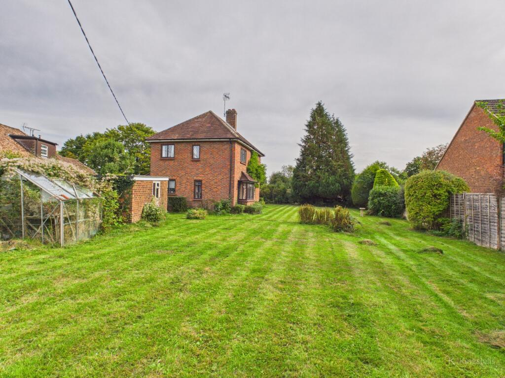 Cockpit Road, Great Kingshill, Buckinghamshire, HP15 6HA photo 3