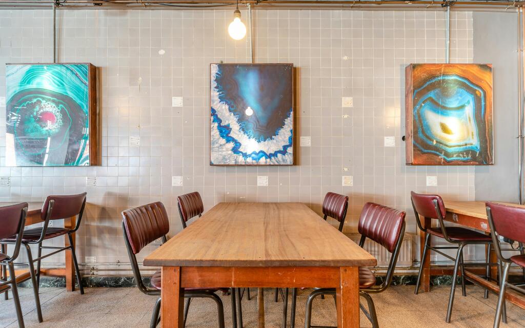 8689817-interior15.jpg