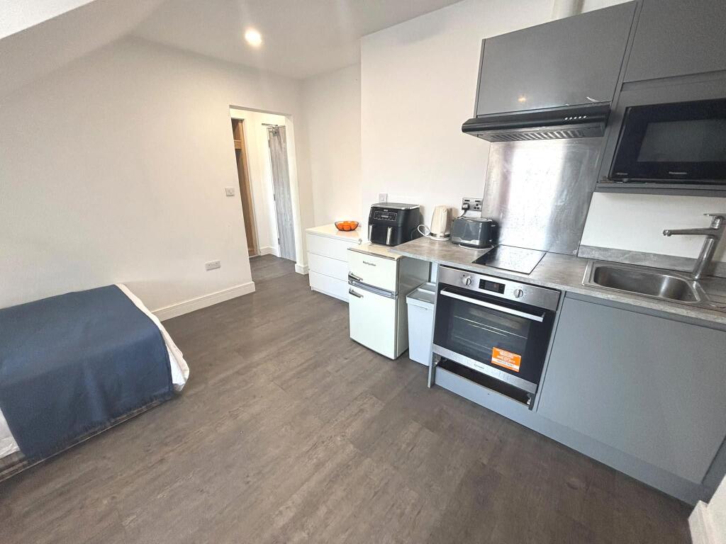 Studio 5 313a Ecclesall Road, Ecclesall - View 3