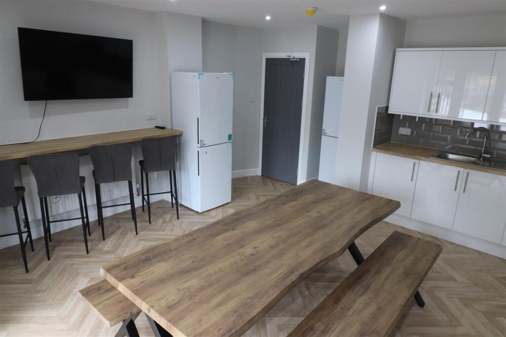 1 bedroom house share for rent