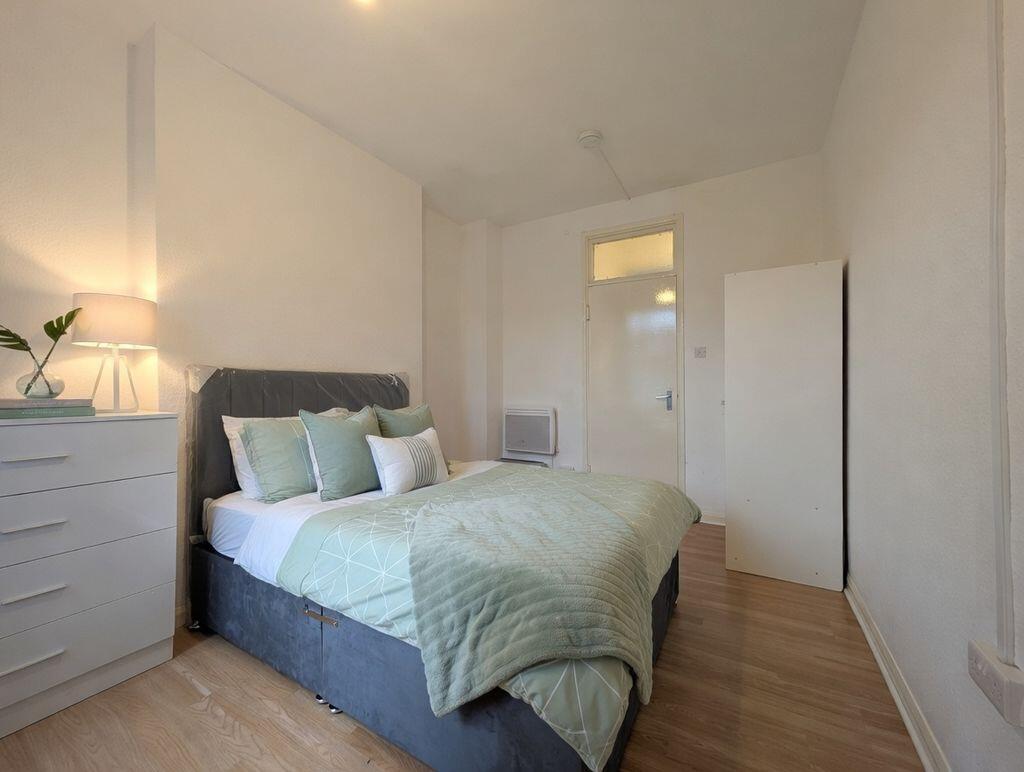 Main image of property: 105 Burford Road, Nottingham