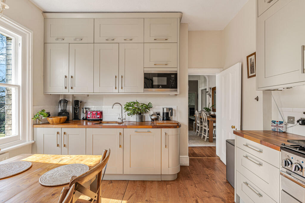 Apartment in Waverley, Shortheath, Farnham - View 2
