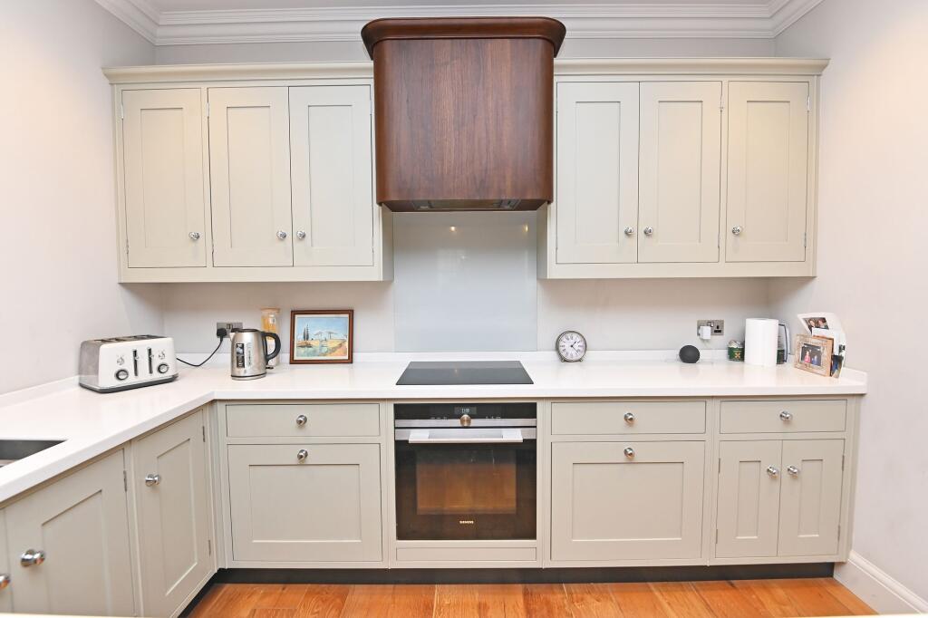 North Park Road, Harrogate, HG1 photo 4
