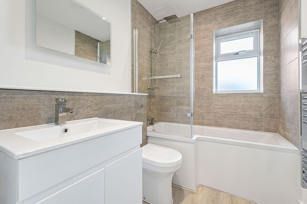 House in Luton - View 4