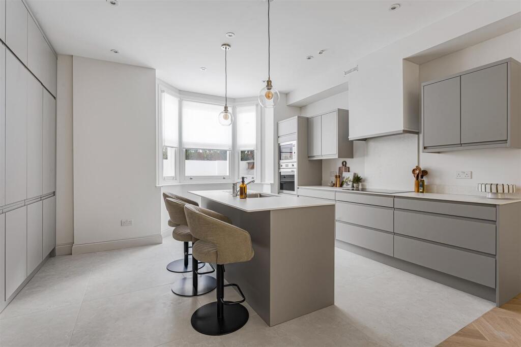 Dawes Road, Fulham - View 5