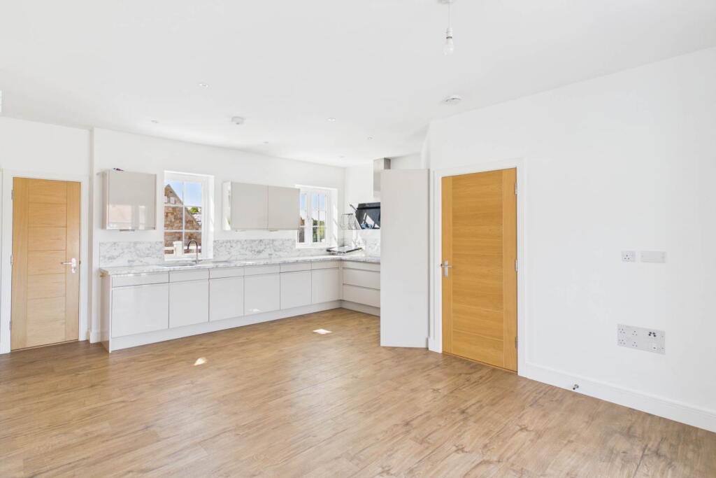 Apartment in St Clement - More