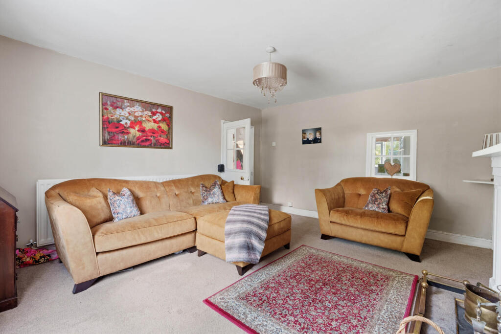 House in Stratford-on-Avon, Southam - More
