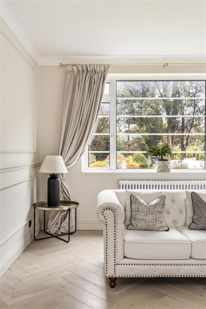 House in Worthing, West Sussex - More