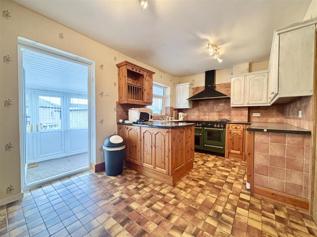Highlands Grove, Bradford 7 photo 4
