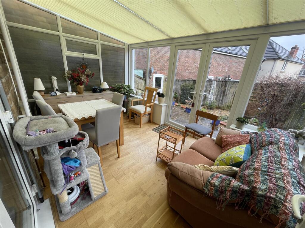 Oak Drive, Crewkerne - GARAGE photo 3