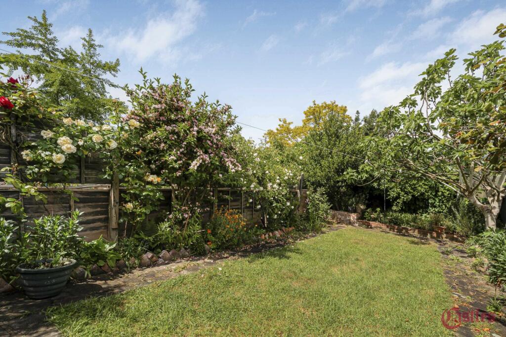 House in London - View 5