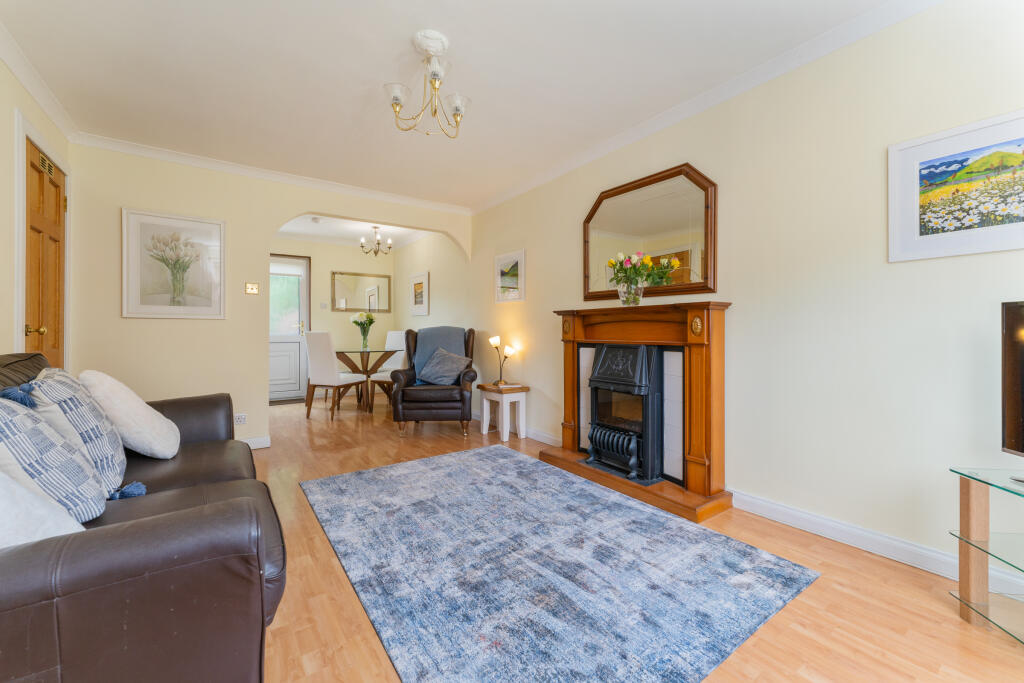 House in Cumbernauld, North Lanarkshire - View 4