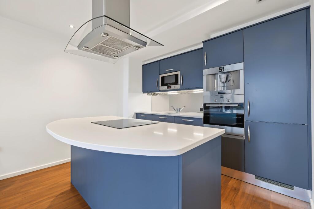 Apartment in London, Custom House, Canning Town - View 5