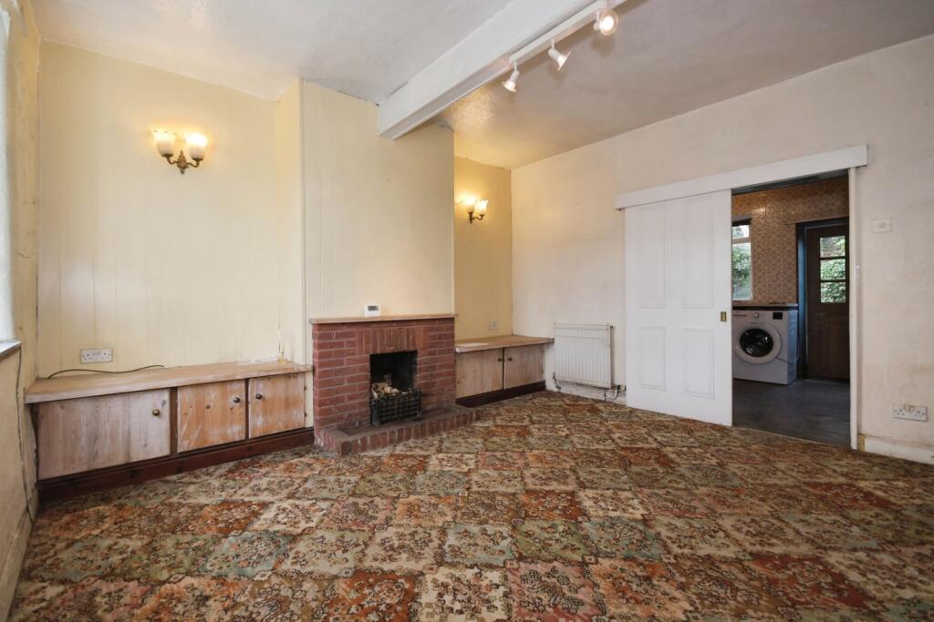 House in North East Derbyshire, Holymoorside and Walton - More