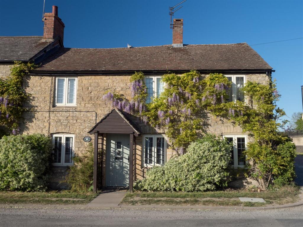 Main image of property: Fewcott Road, Fritwell, Bicester