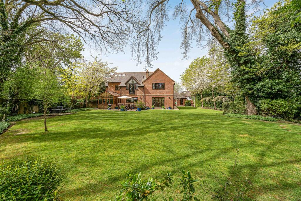 Main image of property: Emmer Green, Reading