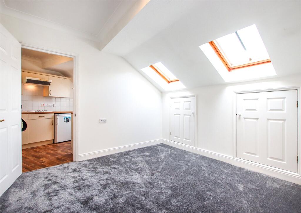 Anchorage Way, Lymington, Hampshire, SO41 photo 3