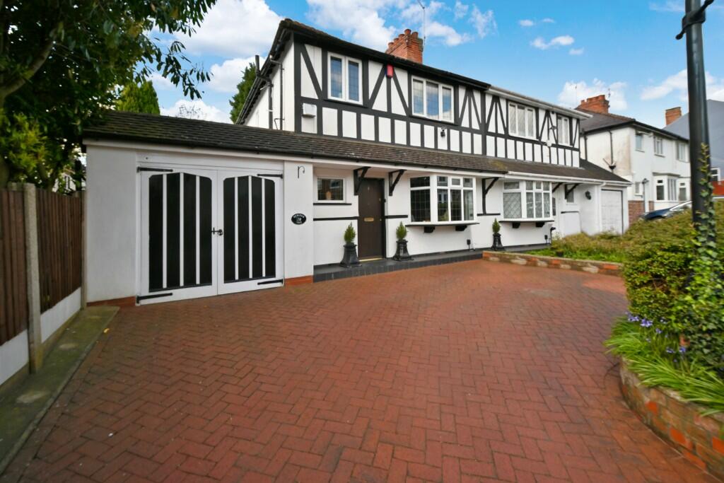 3-bed semi-detached on 6 Sandy Lane, £325,000