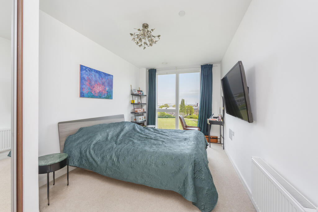 Apartment in London, Lansbury Square, Poplar - View 3