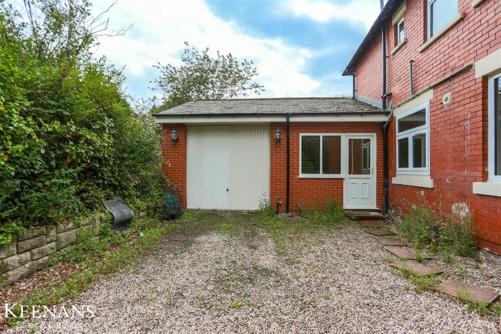 Additional image 32 of Reedley Drive, Burnley