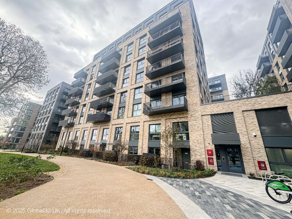 3-bed flat on Dragonfly Walk, London, N4, £1,688,400