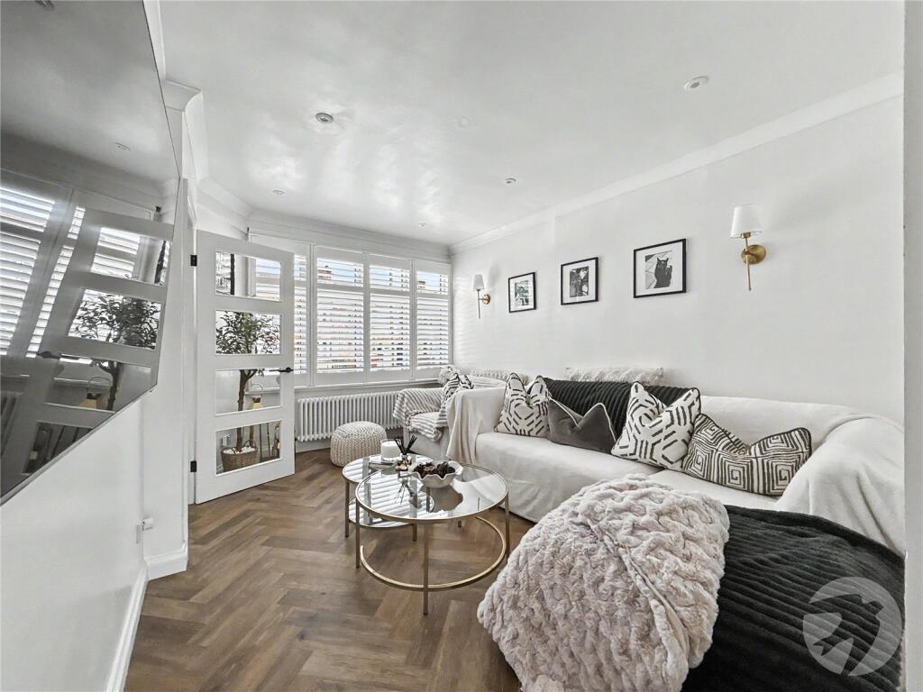 House in Sidcup, The Hollies, Blackfen - View 4