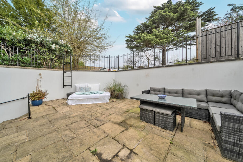Royal Parade, Chislehurst, BR7 photo 5