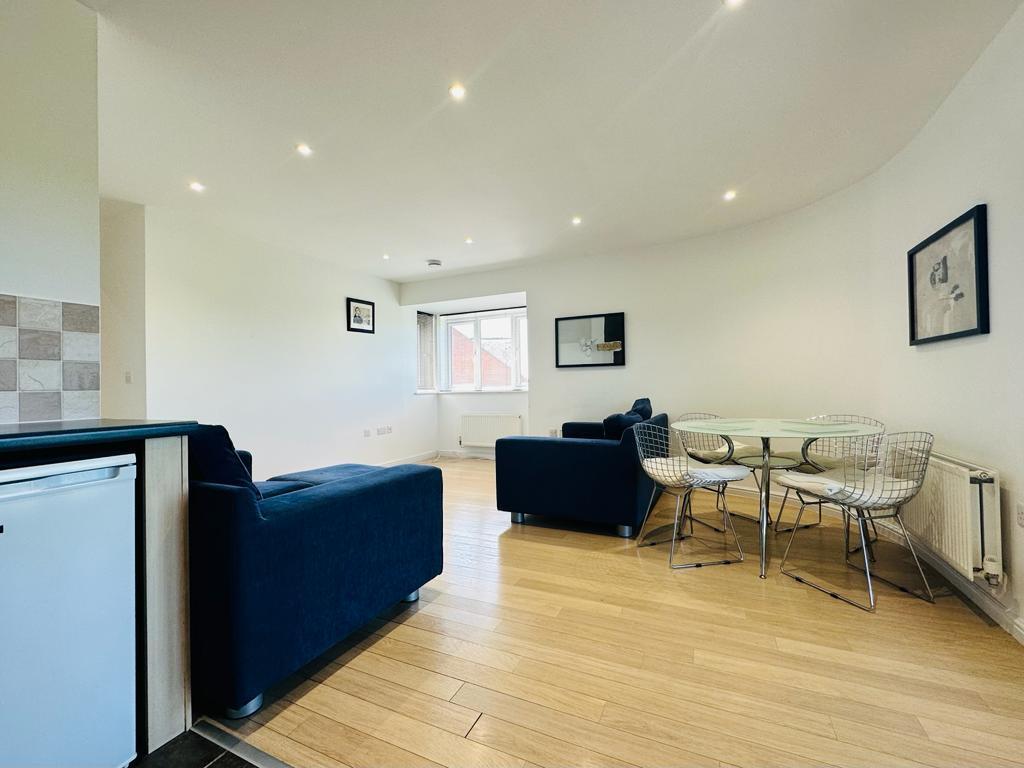 Apartment in Mid Devon, Tiverton - View 5
