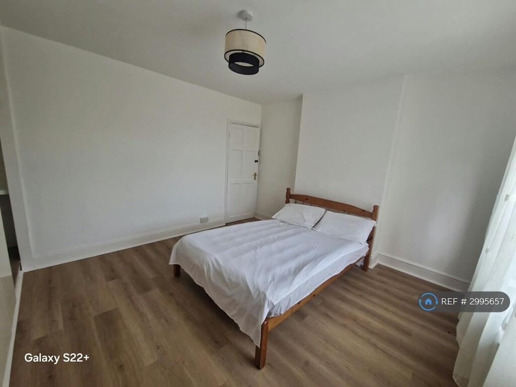 House in Southall - View 5
