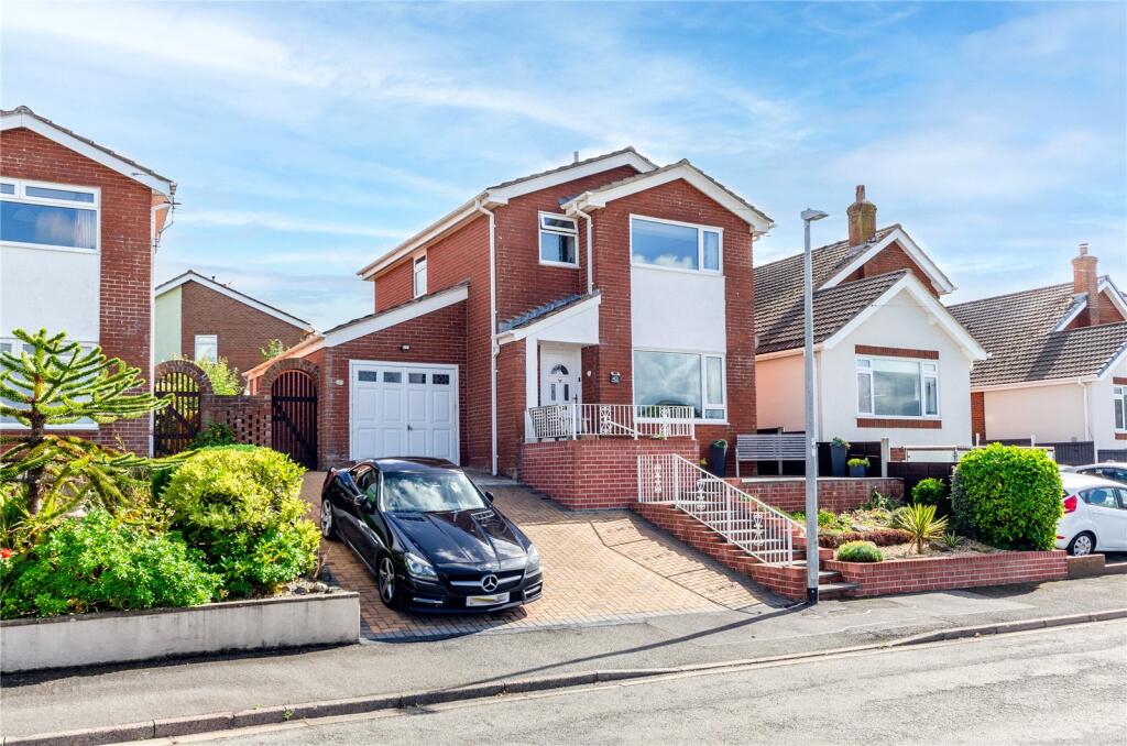 3-bed detached on Ffordd Naddyn, Glan Conwy, Colwyn Bay, Conwy, LL28, £325,000