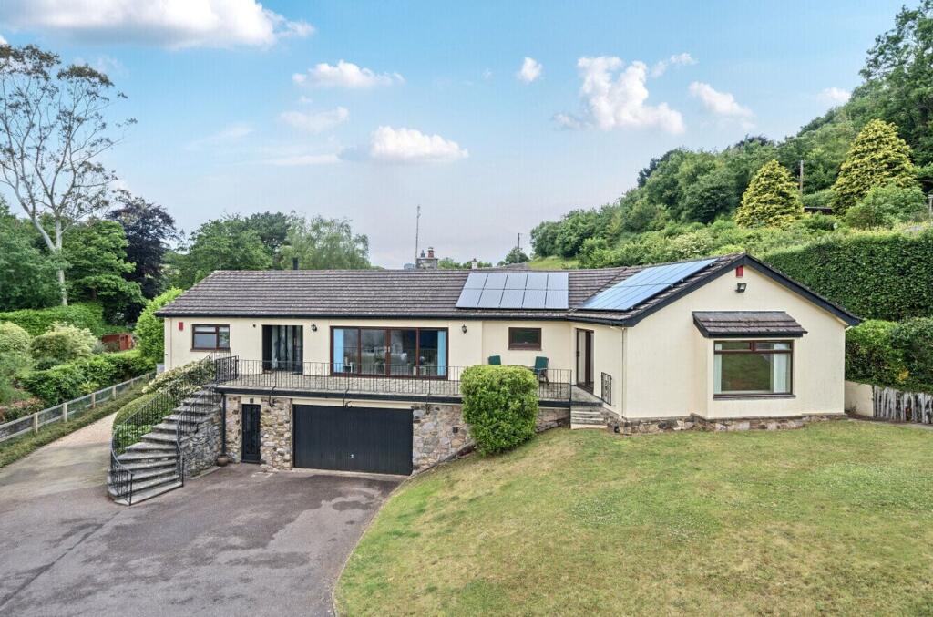 Main image of property: Forches Hill, Stokeinteignhead, TQ12